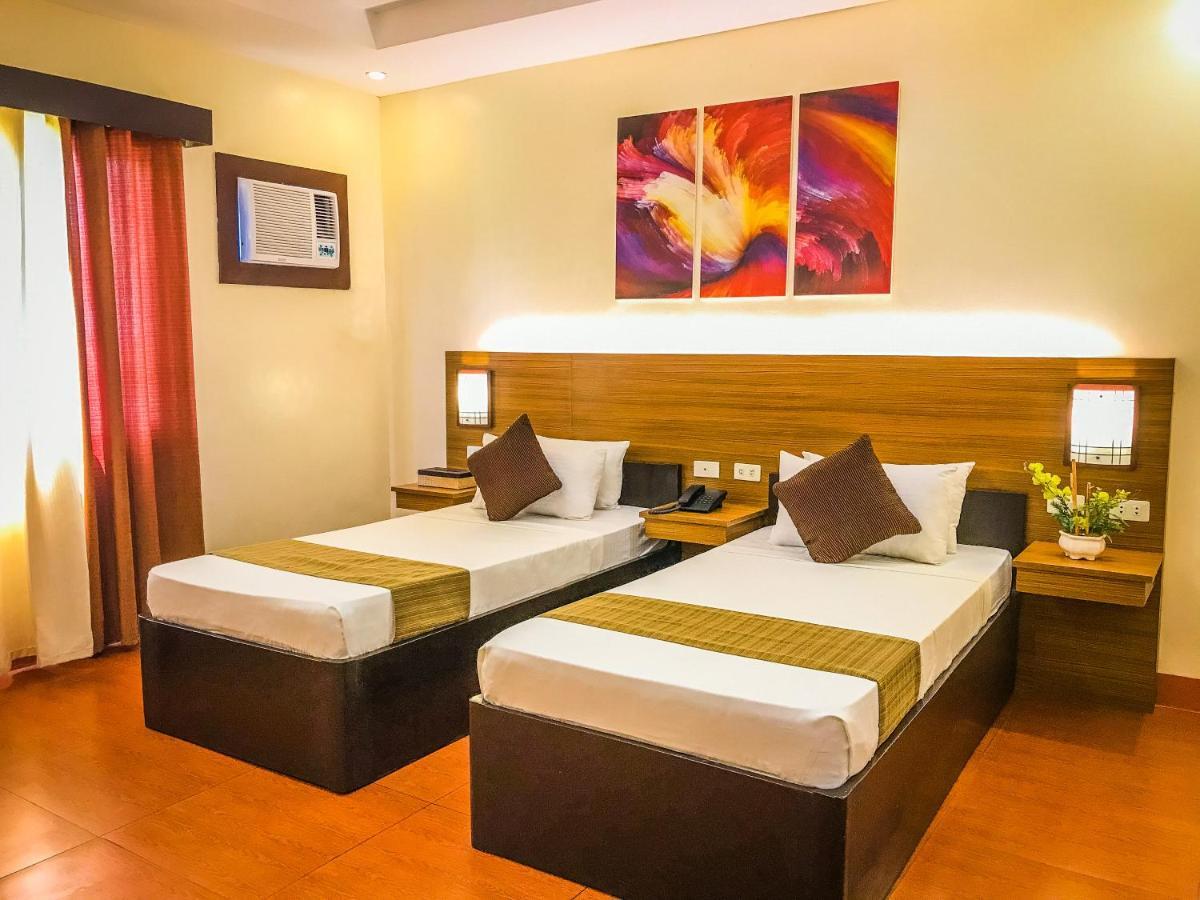 Klir Waterpark Resort And Hotels Guiguinto Экстерьер фото