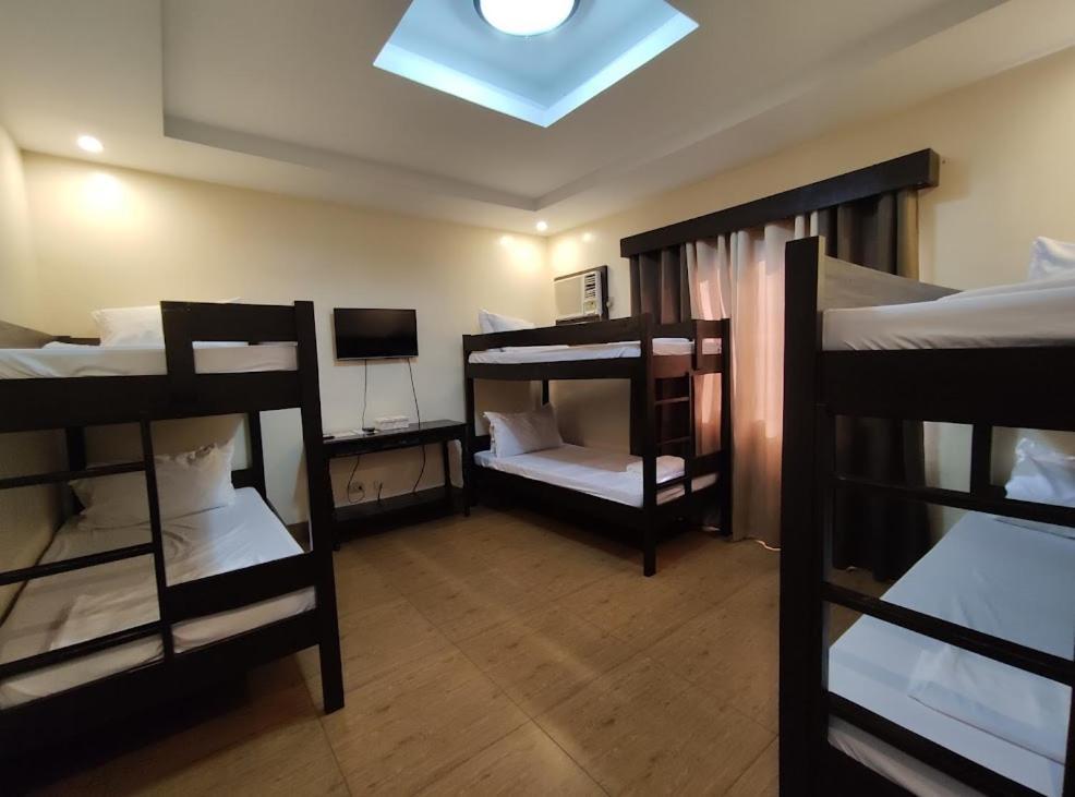 Klir Waterpark Resort And Hotels Guiguinto Экстерьер фото