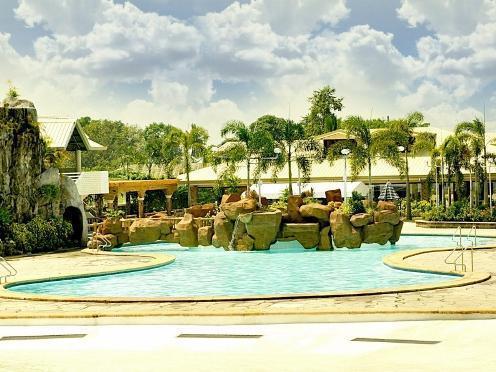 Klir Waterpark Resort And Hotels Guiguinto Экстерьер фото
